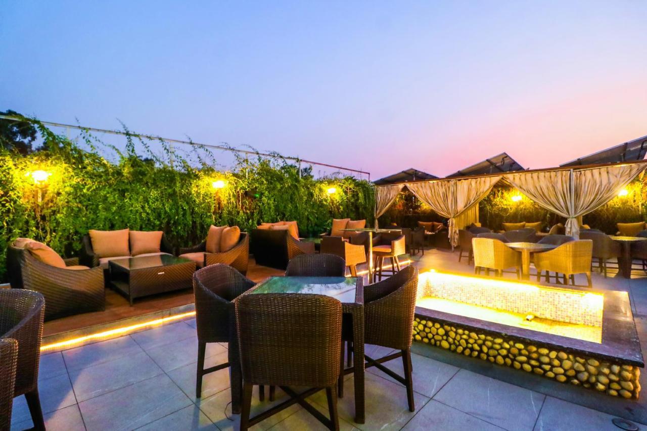 Hotel City Heart Premium Chandīgarh Esterno foto